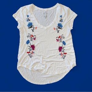 American Eagle Outfitters White Tee with Floral Embroidery